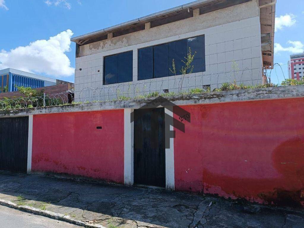 Casa à venda com 4 quartos, 250m² - Foto 2