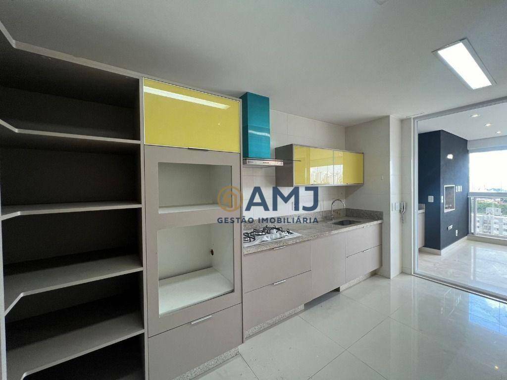 Apartamento à venda com 4 quartos, 216m² - Foto 7