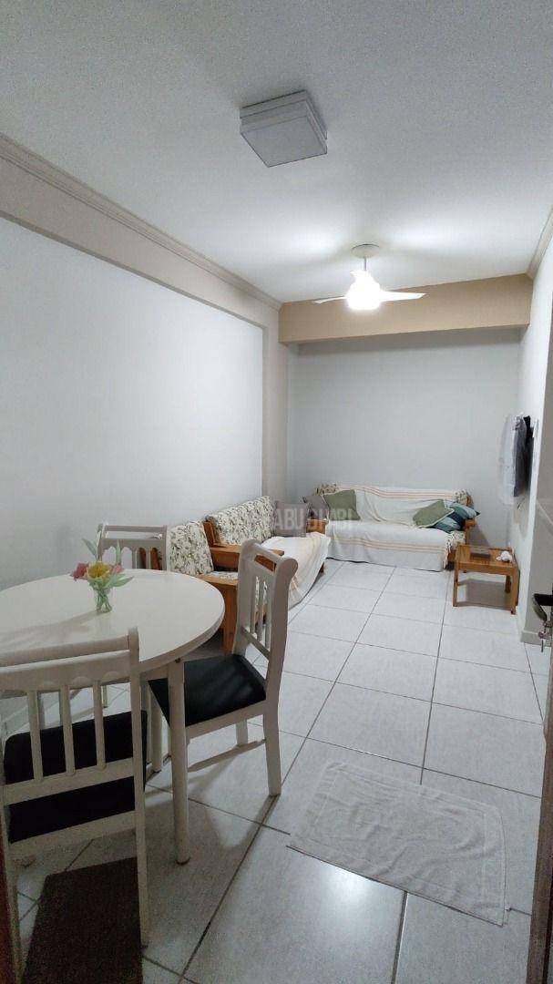 Apartamento à venda com 3 quartos, 65m² - Foto 2