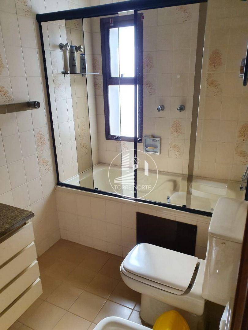 Apartamento à venda com 3 quartos, 240m² - Foto 12