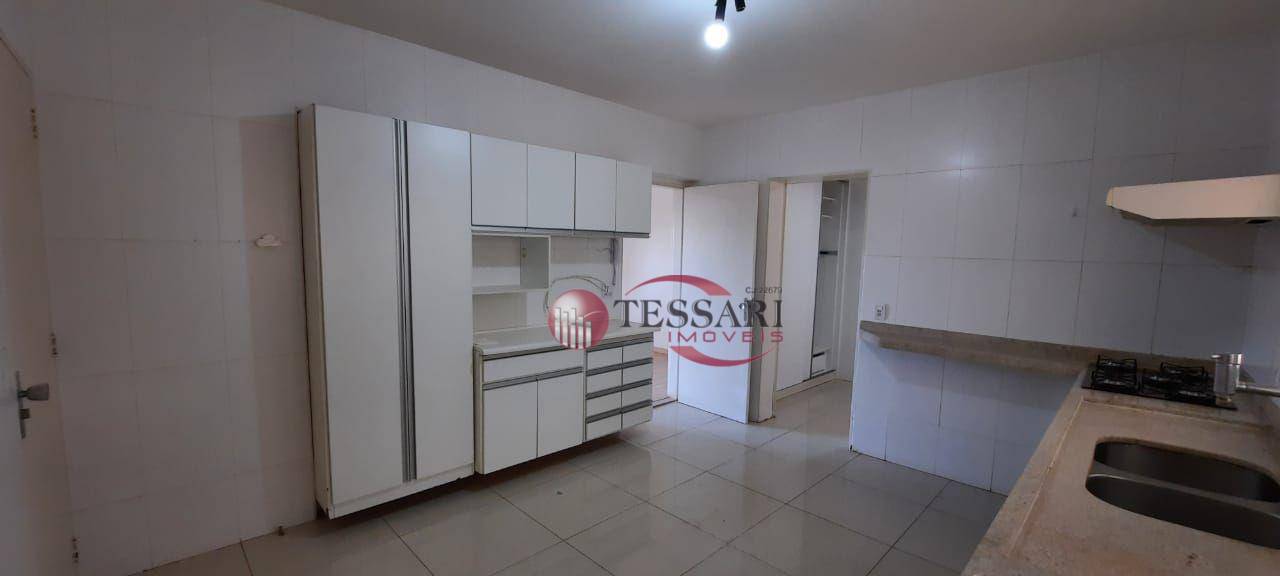 Apartamento à venda com 4 quartos, 150m² - Foto 19