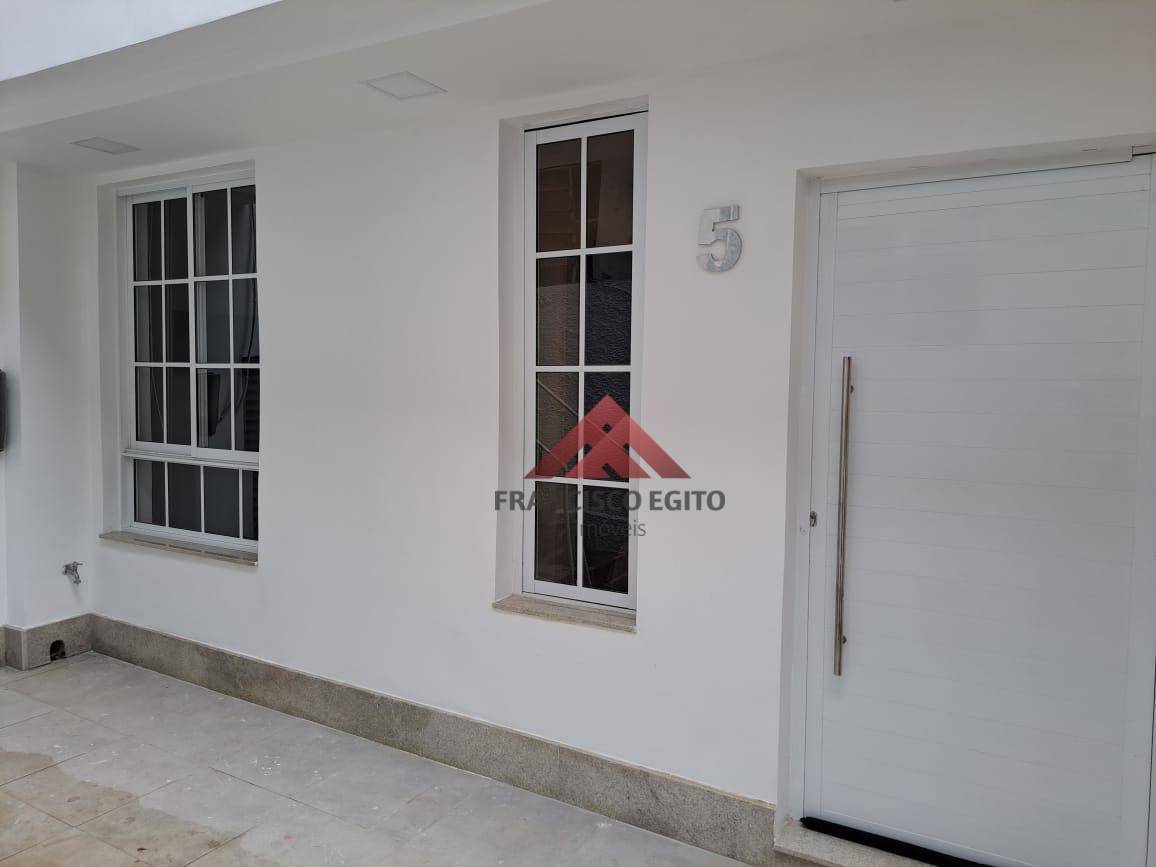 Casa à venda com 2 quartos, 66m² - Foto 1