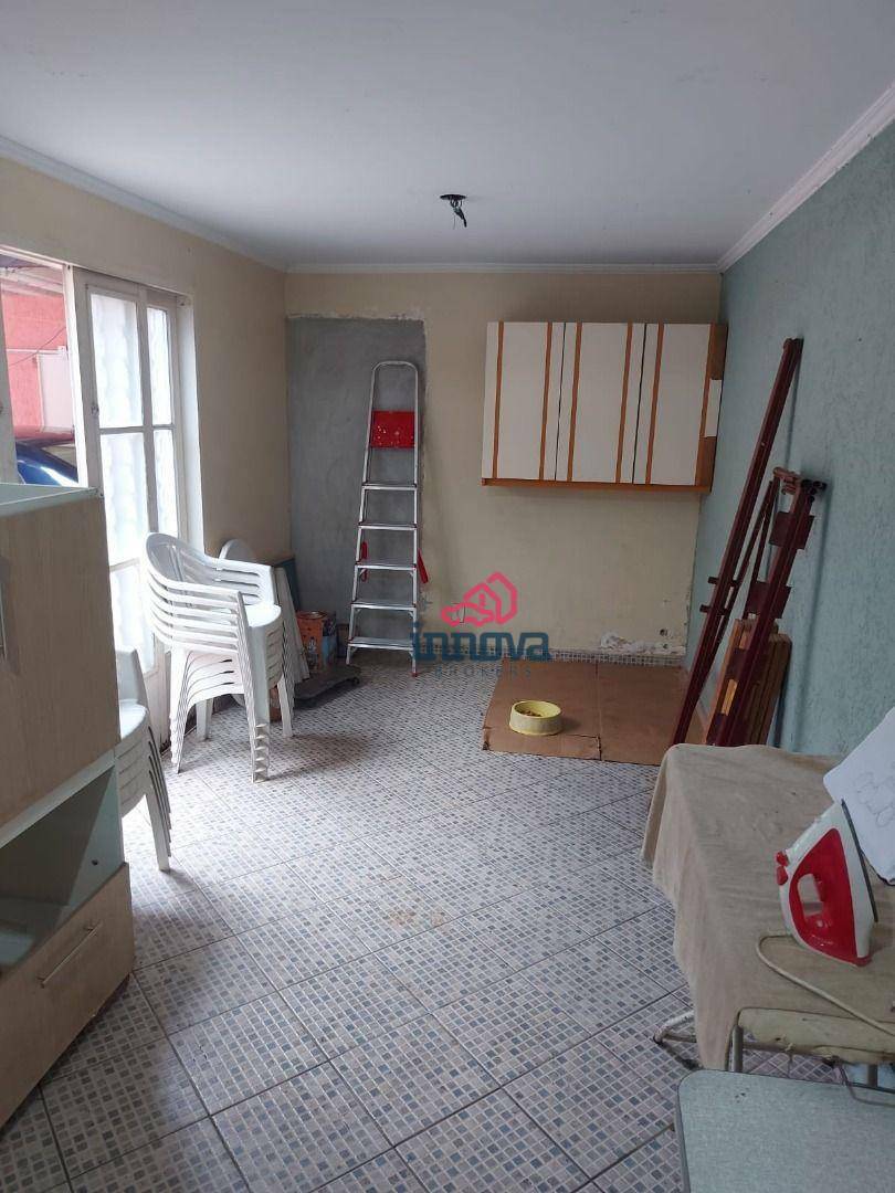 Casa à venda com 4 quartos, 201m² - Foto 14