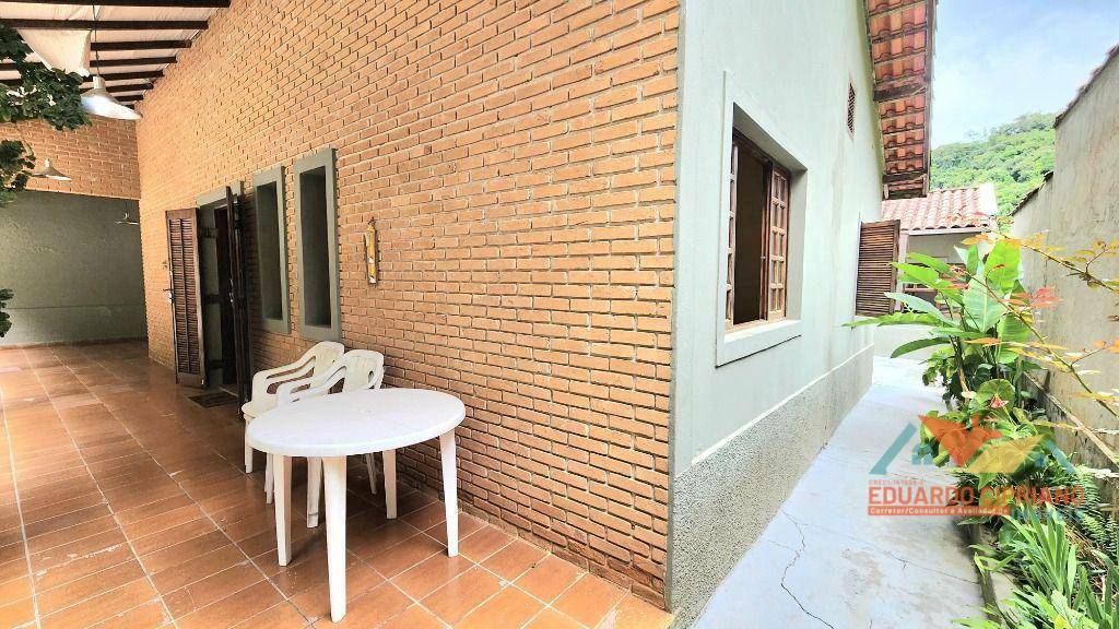 Casa de Condomínio à venda com 3 quartos, 186m² - Foto 13