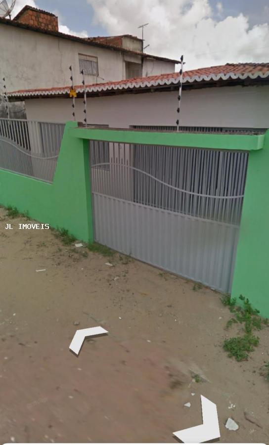 Casa à venda com 3 quartos, 200m² - Foto 1