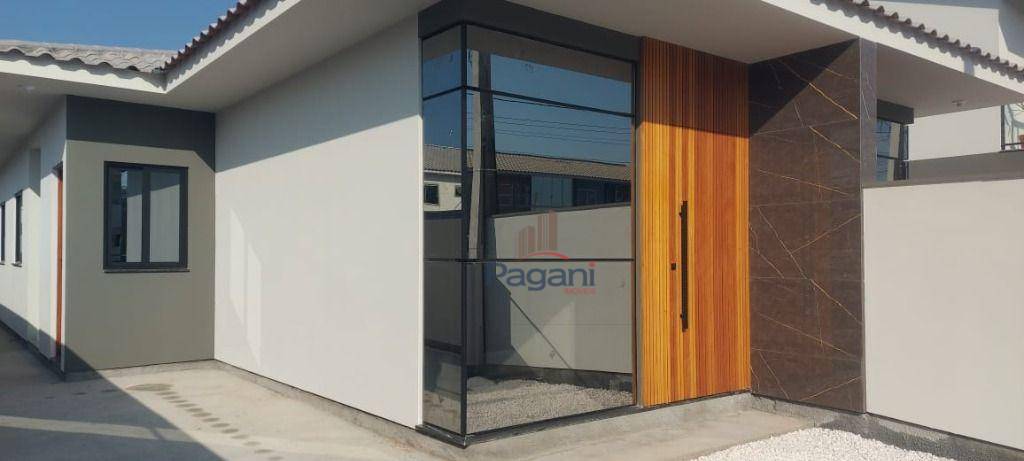 Casa à venda com 3 quartos, 70m² - Foto 1