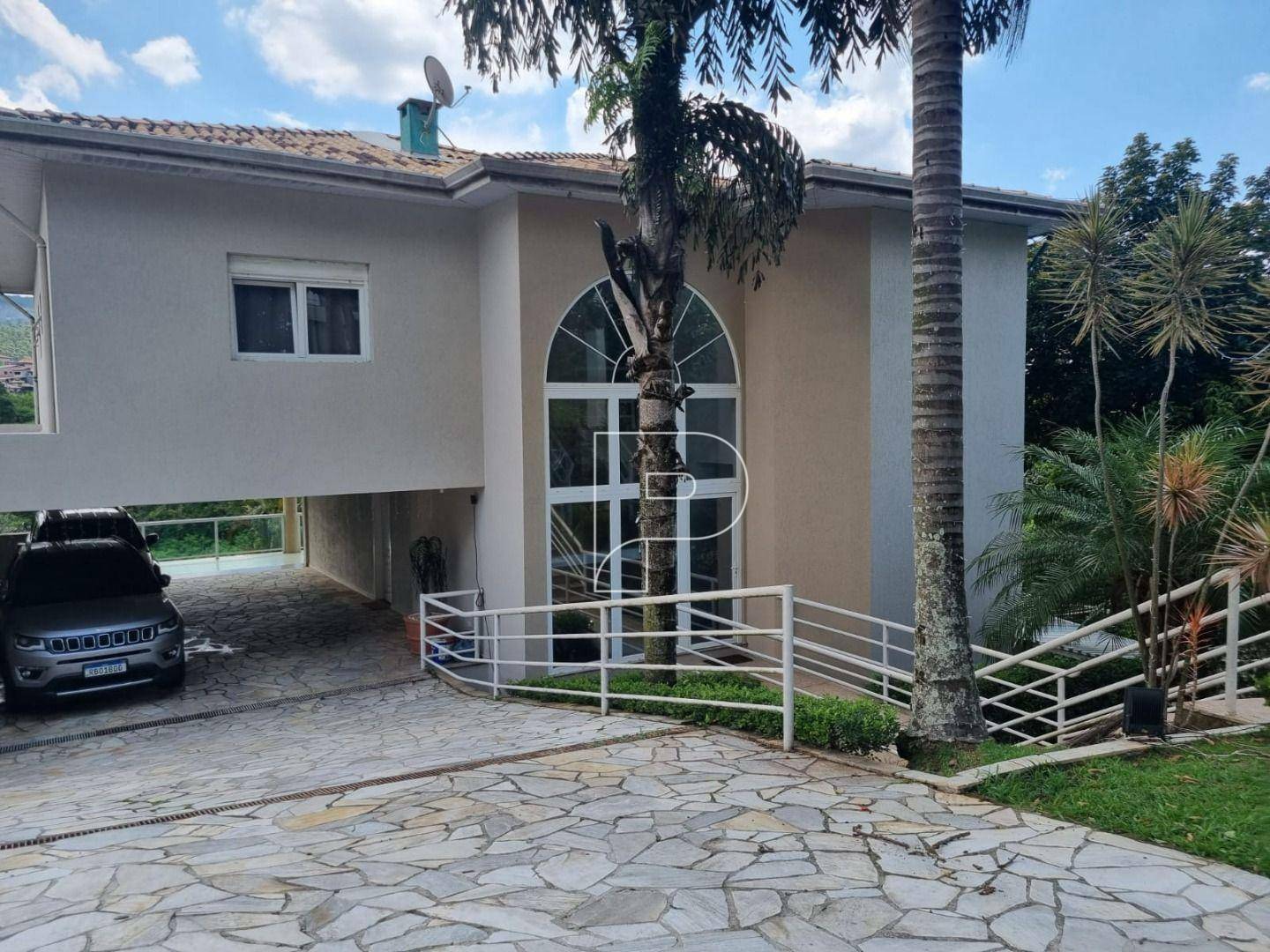 Casa de Condomínio à venda com 4 quartos, 500m² - Foto 2