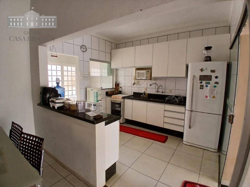 Casa à venda com 3 quartos, 120m² - Foto 9