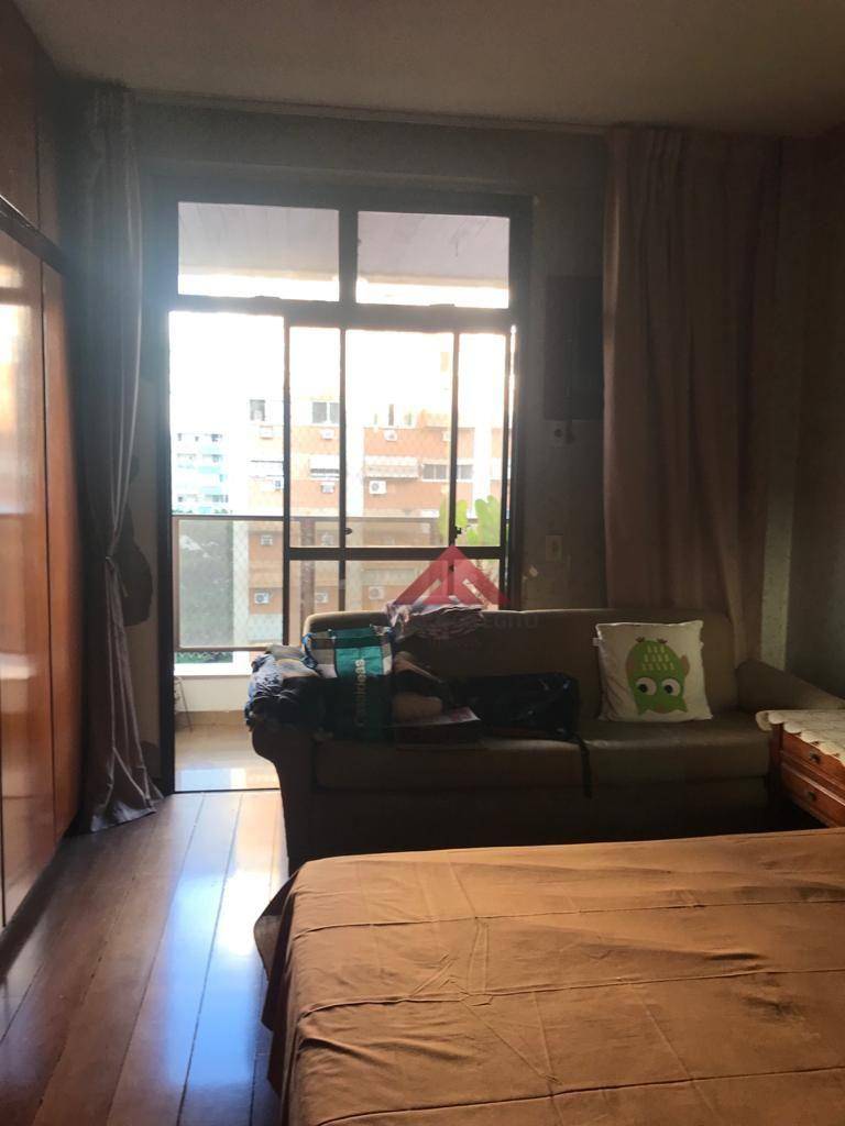 Apartamento à venda com 4 quartos, 250m² - Foto 14