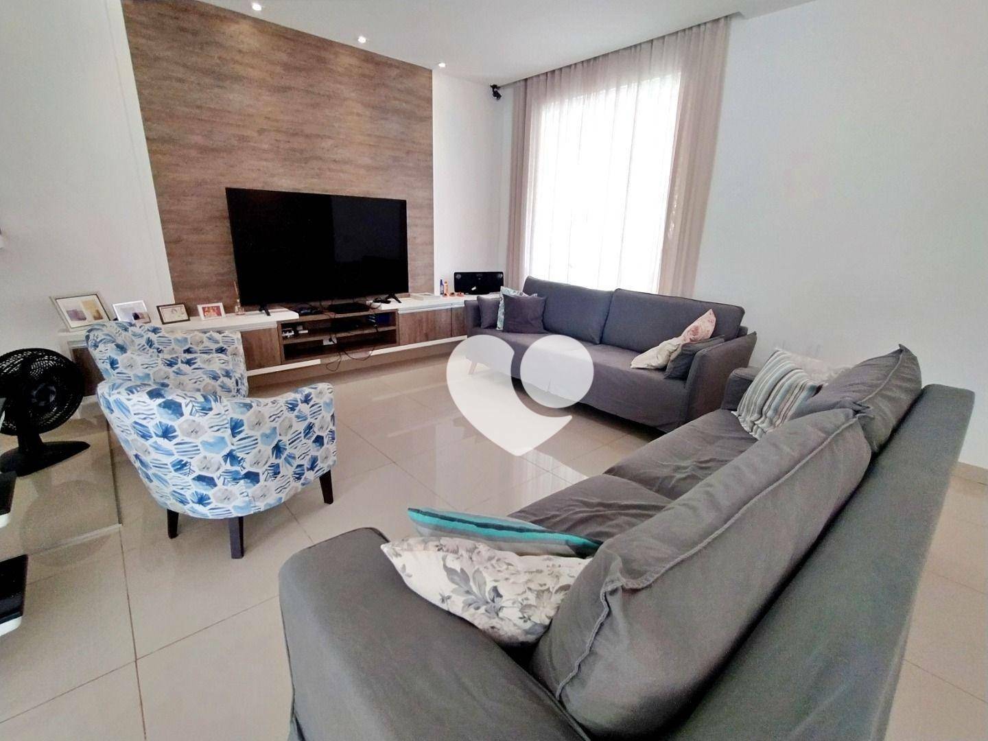 Casa à venda com 3 quartos, 271m² - Foto 9