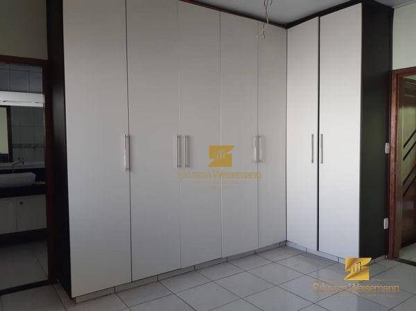 Casa à venda com 3 quartos, 300m² - Foto 9