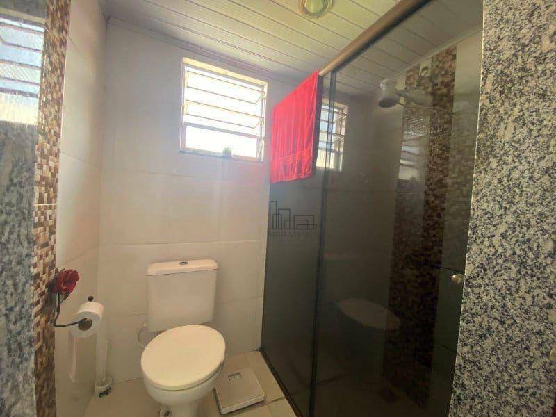 Casa à venda com 6 quartos, 248m² - Foto 22