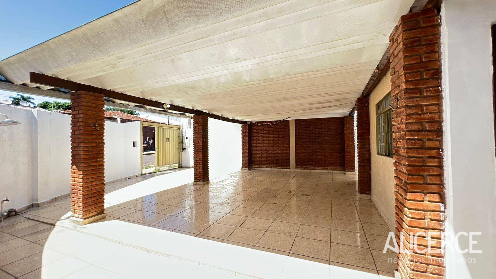 Casa à venda com 2 quartos, 117m² - Foto 2