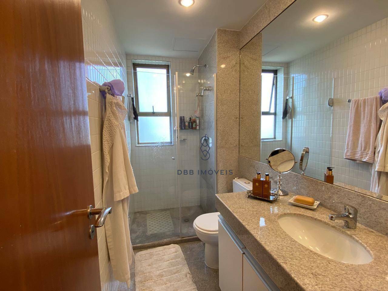 Apartamento à venda com 4 quartos, 244m² - Foto 9