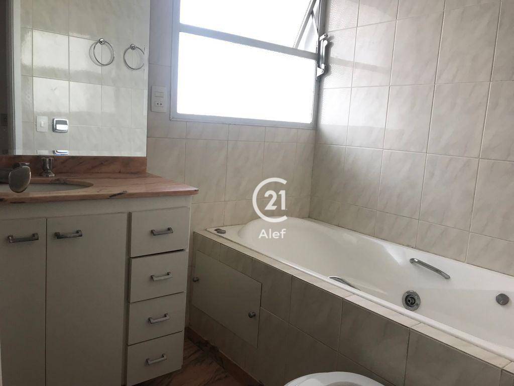 Apartamento para alugar com 3 quartos, 159m² - Foto 4