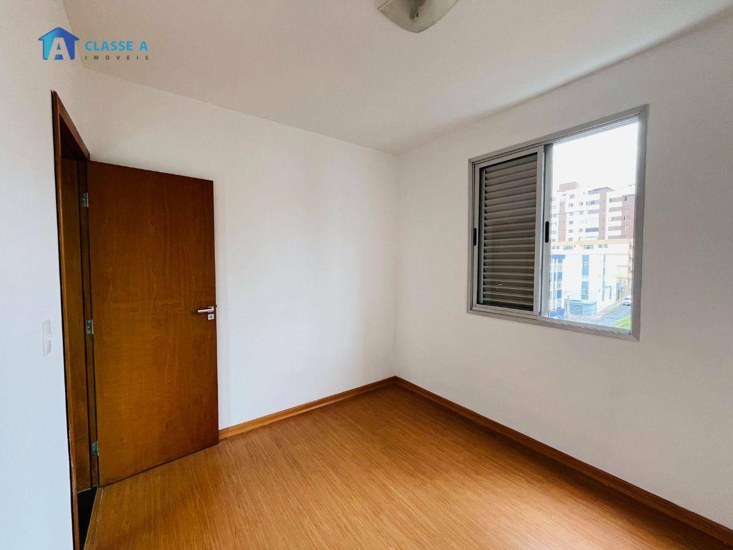 Apartamento à venda com 3 quartos, 110m² - Foto 8