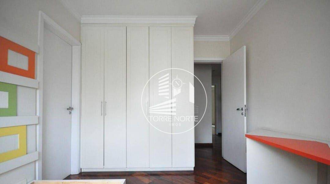 Apartamento à venda com 4 quartos, 225m² - Foto 10