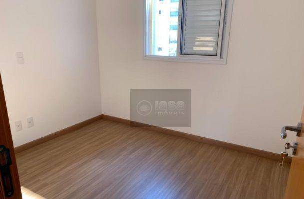 Apartamento à venda com 2 quartos, 64m² - Foto 8