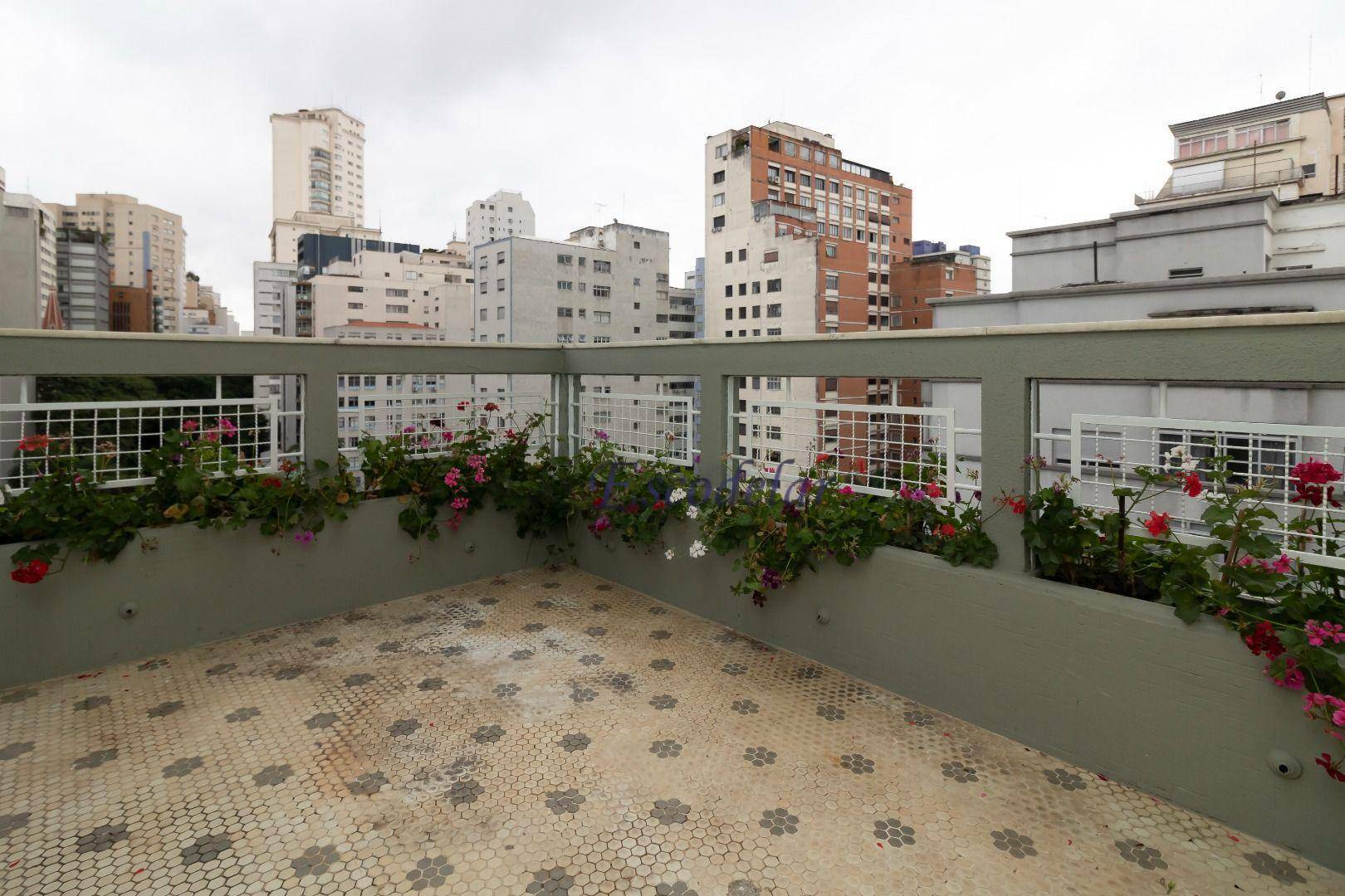 Apartamento à venda com 3 quartos, 239m² - Foto 26