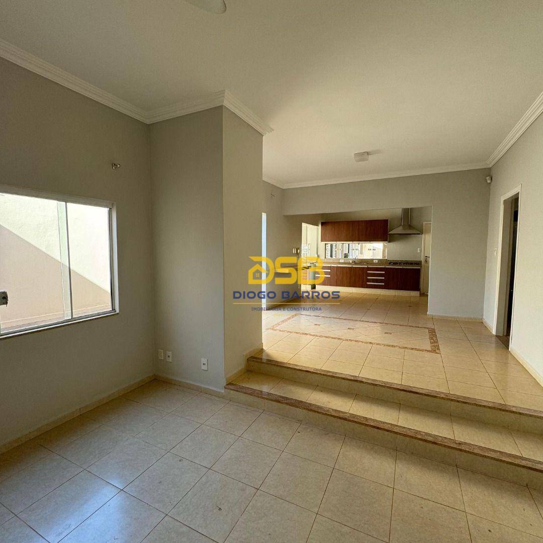 Casa para alugar com 4 quartos, 230m² - Foto 13