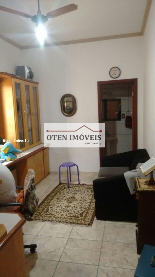 Casa à venda com 3 quartos, 300m² - Foto 2