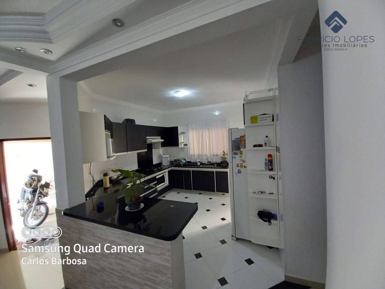 Casa à venda com 3 quartos, 200m² - Foto 3