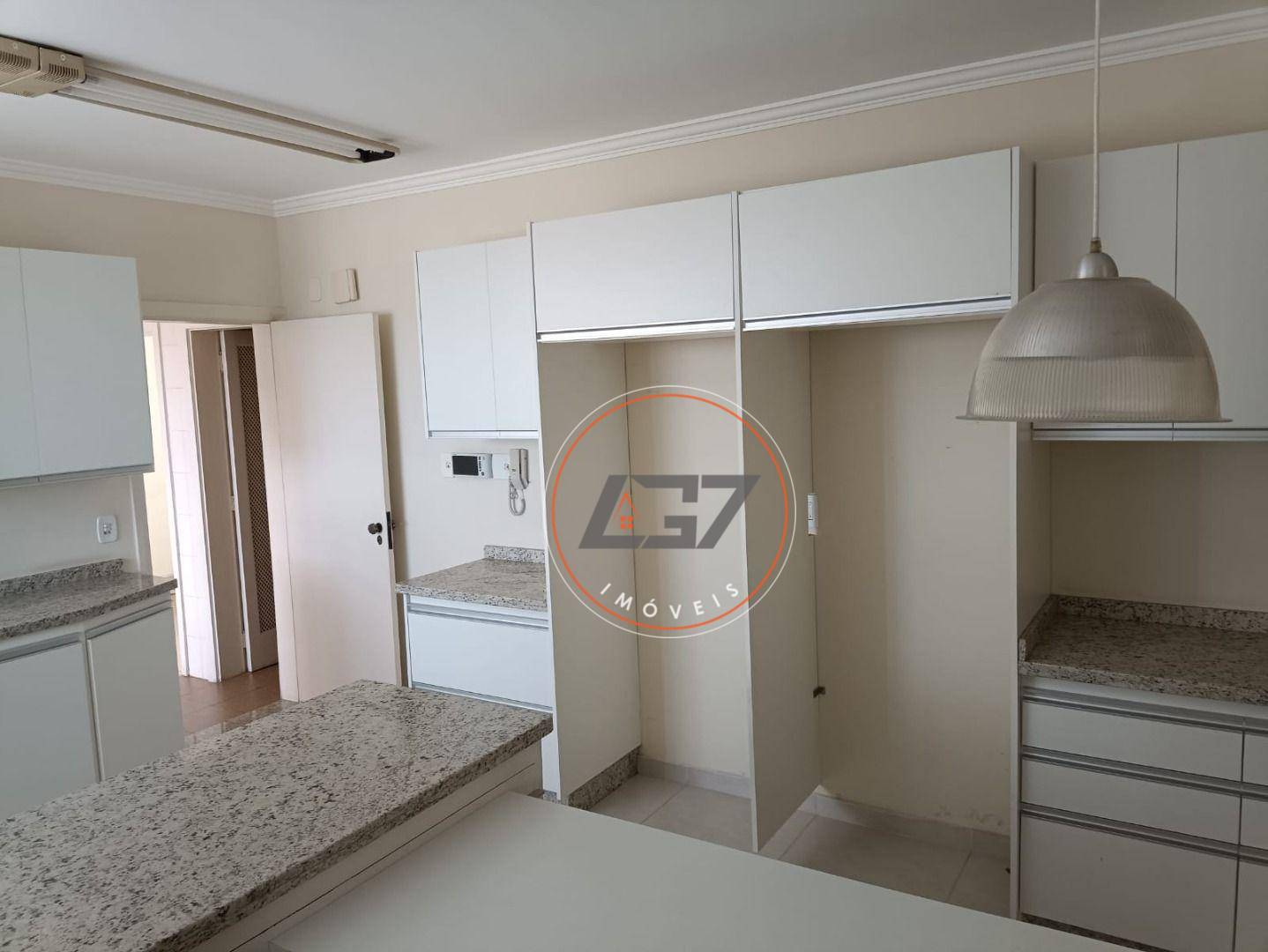 Apartamento à venda com 3 quartos, 180m² - Foto 5