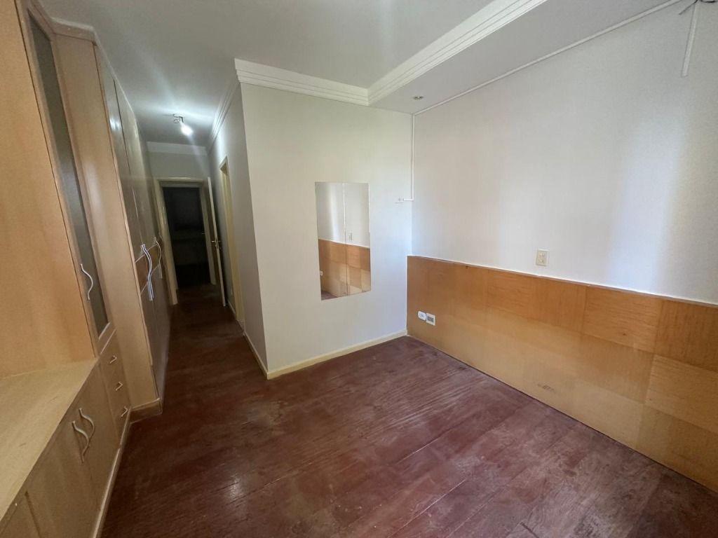 Apartamento para alugar com 4 quartos, 137m² - Foto 10