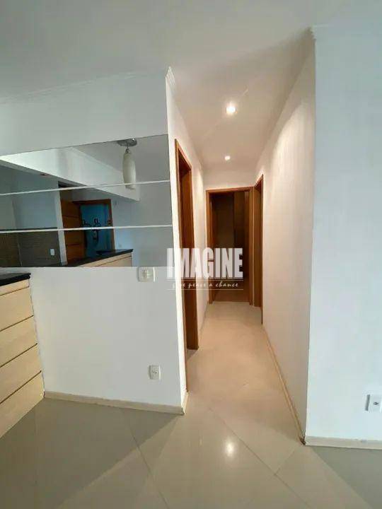 Apartamento à venda com 2 quartos, 64m² - Foto 3