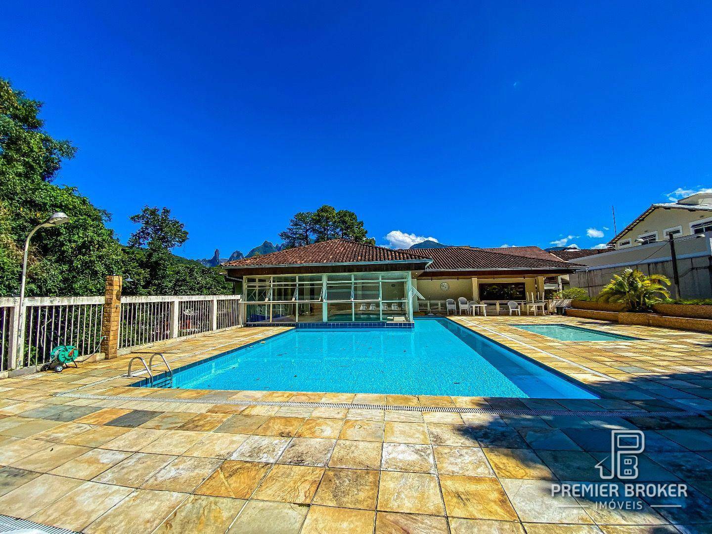 Casa de Condomínio à venda com 4 quartos, 250m² - Foto 54