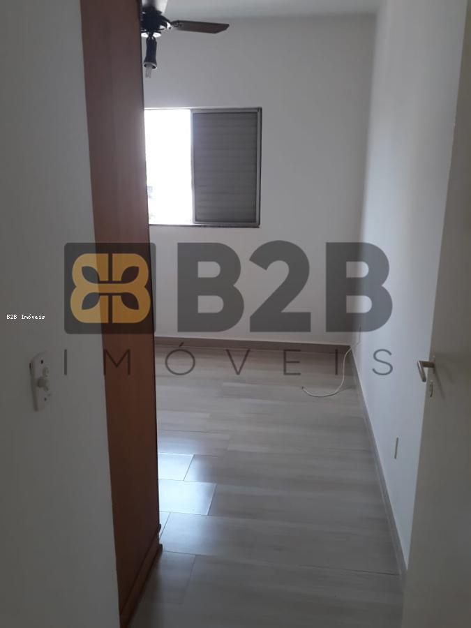 Apartamento à venda com 2 quartos, 47m² - Foto 11