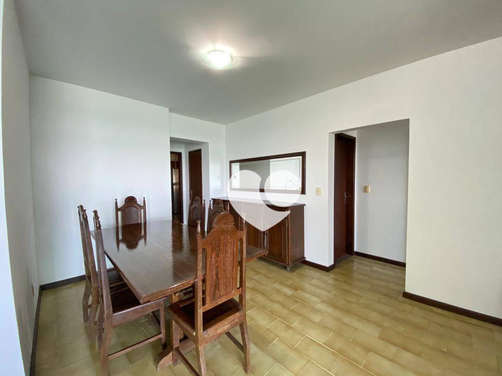 Apartamento à venda com 3 quartos, 150m² - Foto 3