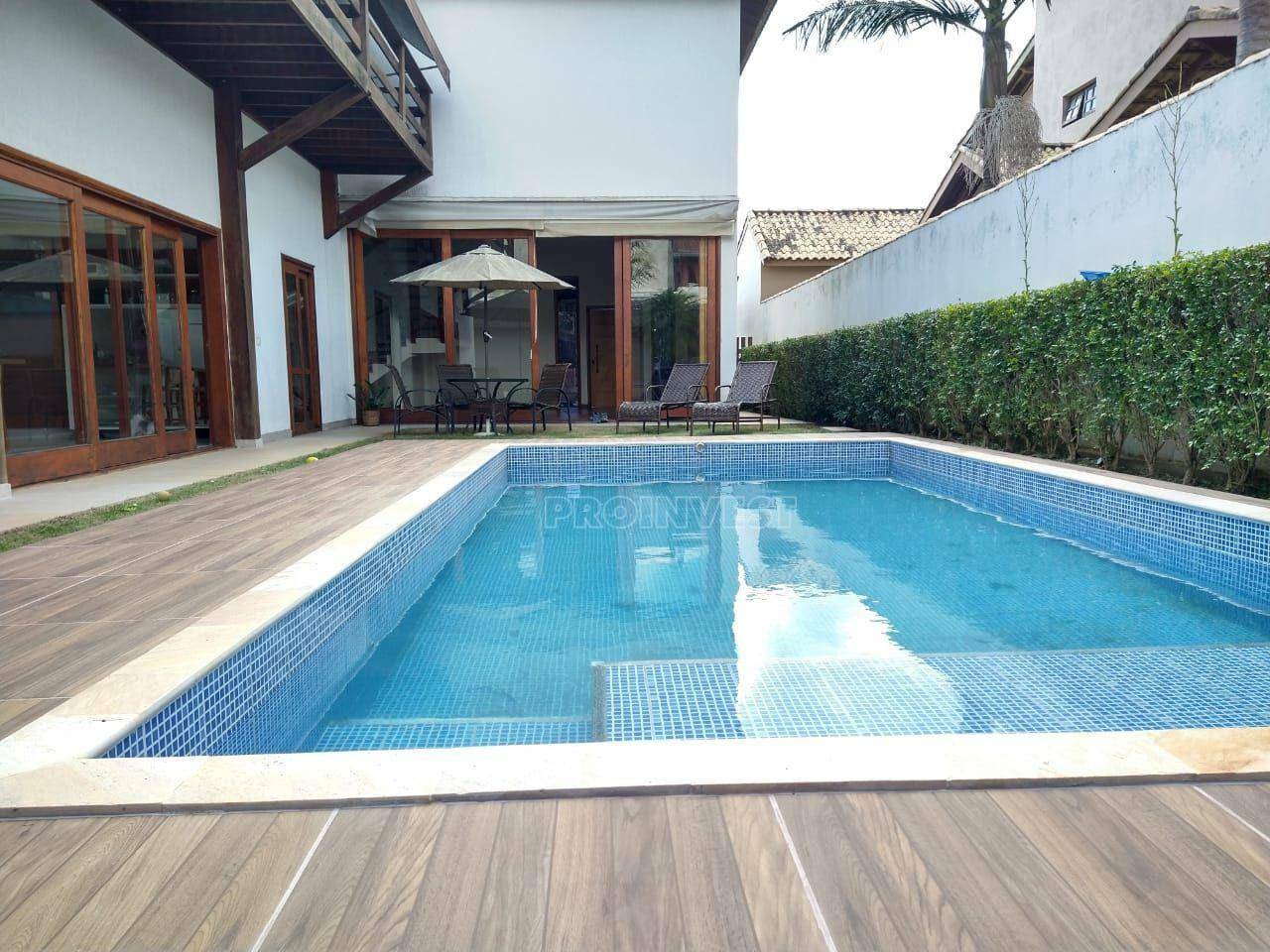 Casa de Condomínio à venda com 4 quartos, 420m² - Foto 1