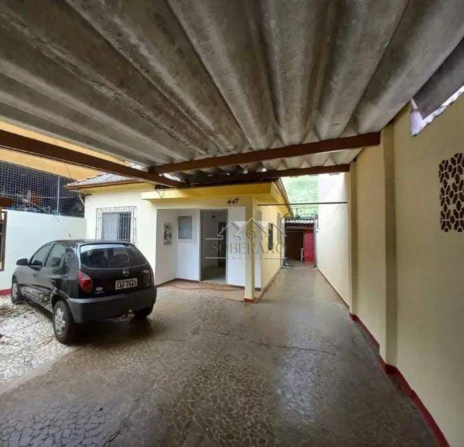 Casa à venda com 2 quartos, 130m² - Foto 1