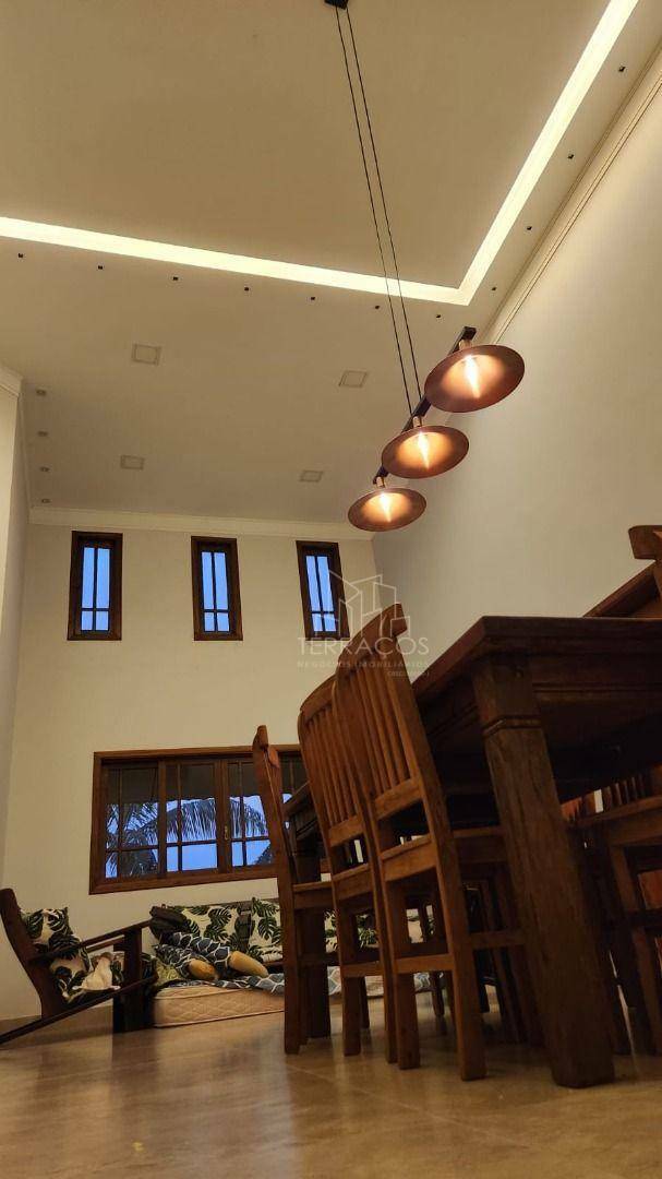 Casa à venda e aluguel com 3 quartos, 250m² - Foto 2