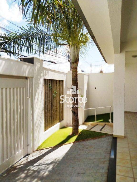 Casa à venda com 3 quartos, 173m² - Foto 29