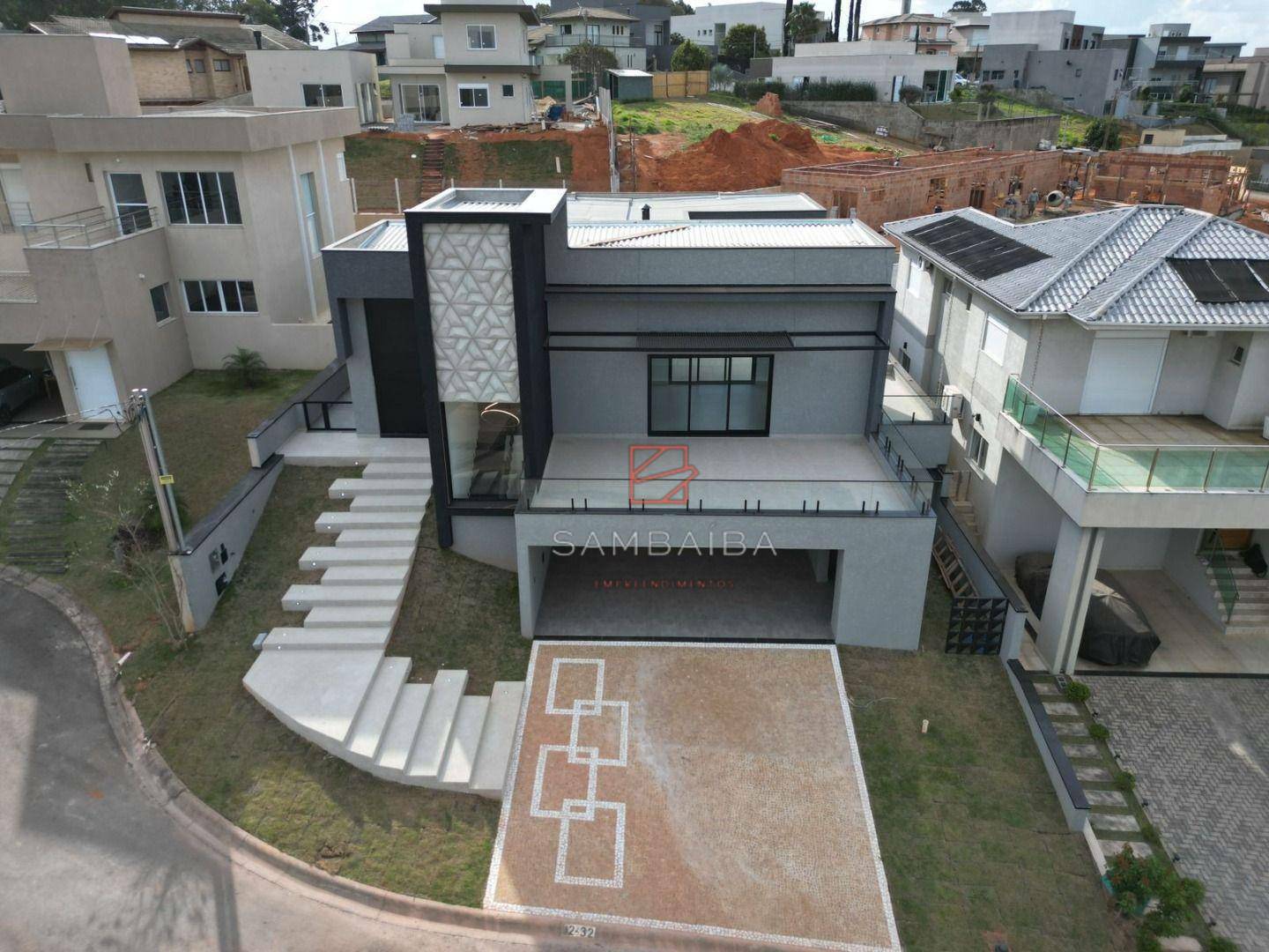 Casa de Condomínio à venda com 4 quartos, 327m² - Foto 2