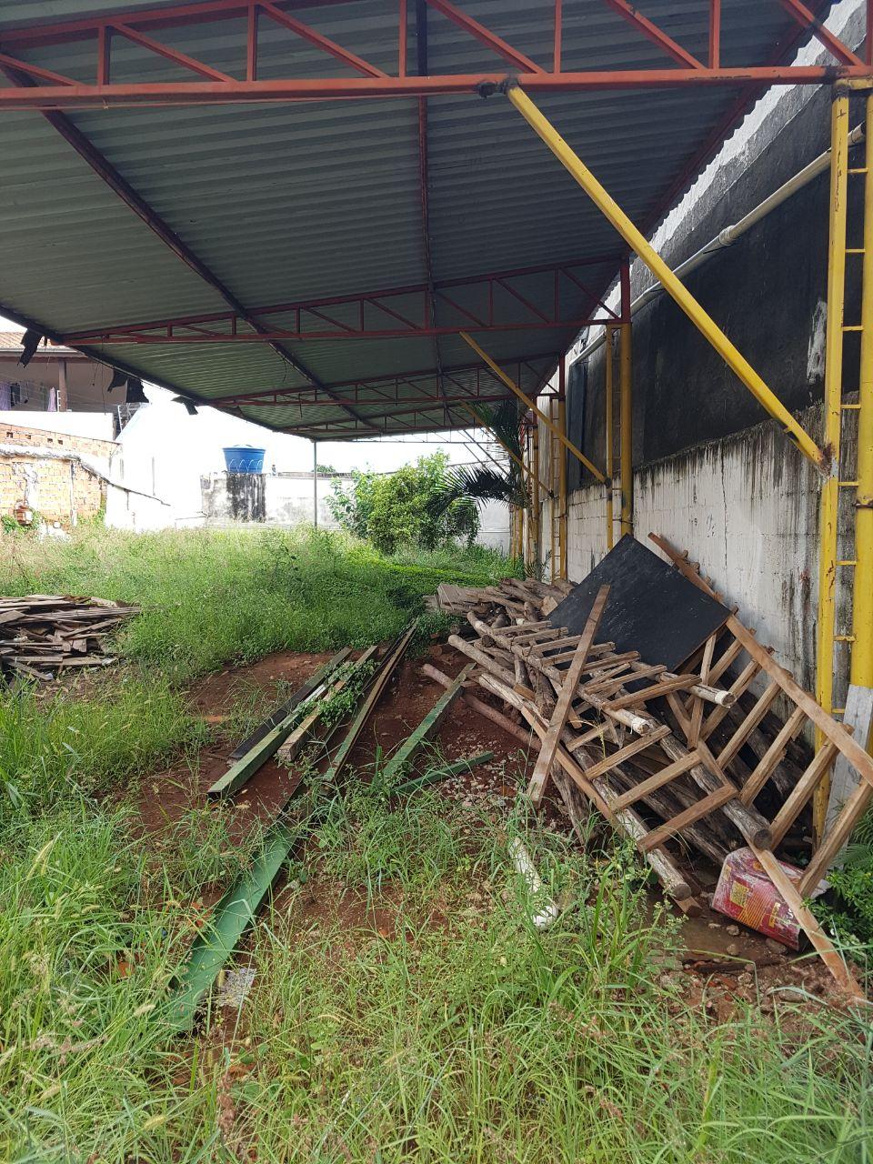 Terreno à venda e aluguel, 300m² - Foto 2