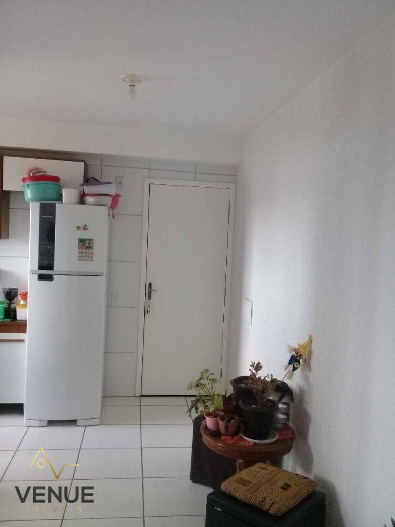 Apartamento à venda com 2 quartos, 49m² - Foto 13