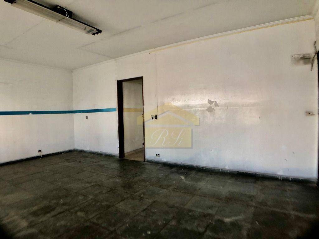 Sobrado à venda com 3 quartos, 250m² - Foto 2