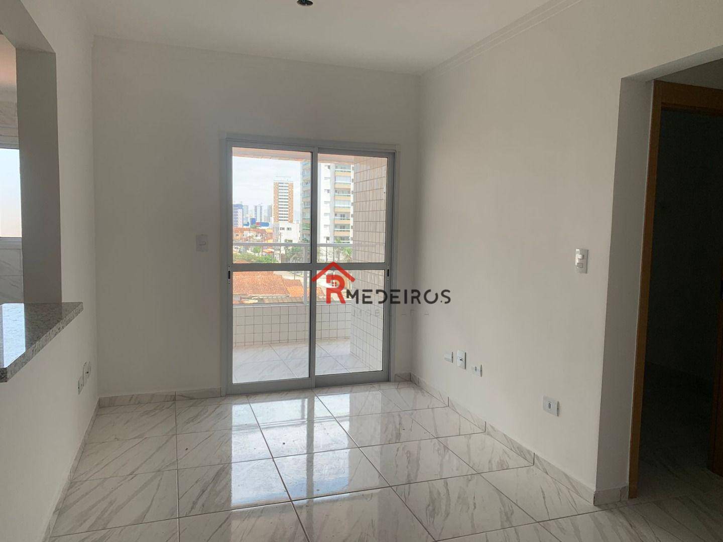 Apartamento à venda com 2 quartos, 67m² - Foto 2