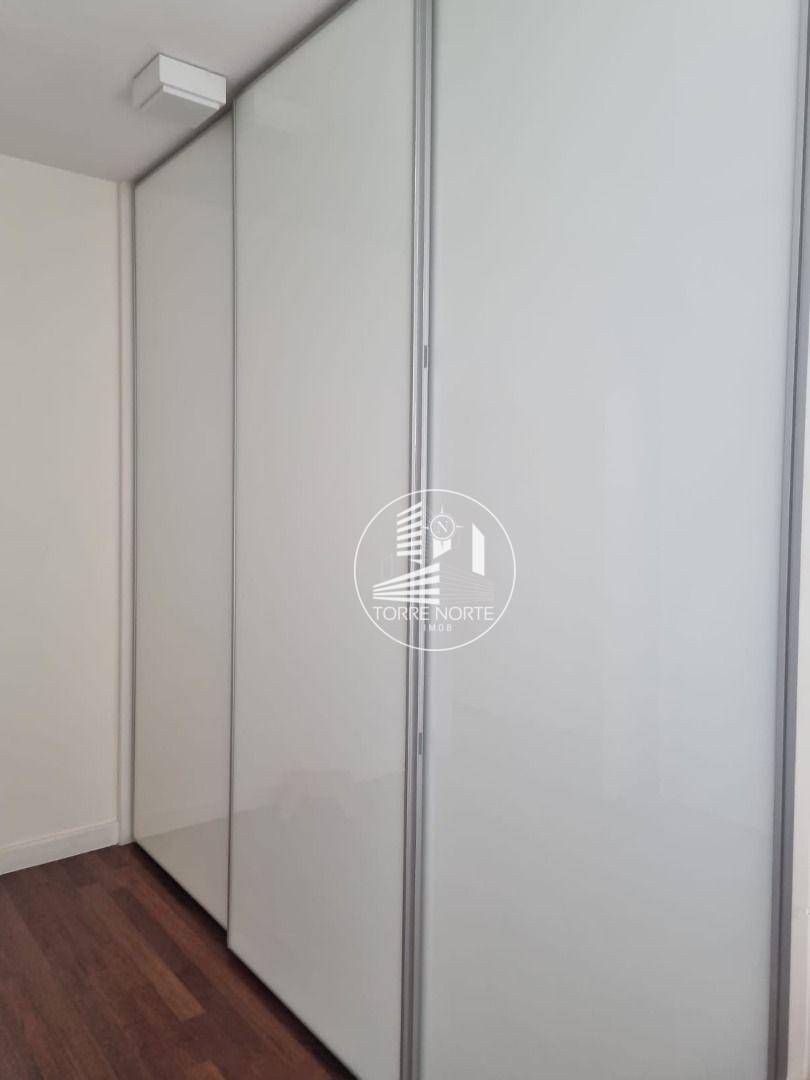 Apartamento à venda com 3 quartos, 263m² - Foto 12