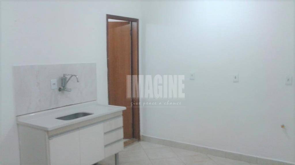 Apartamento para alugar com 2 quartos, 37m² - Foto 3