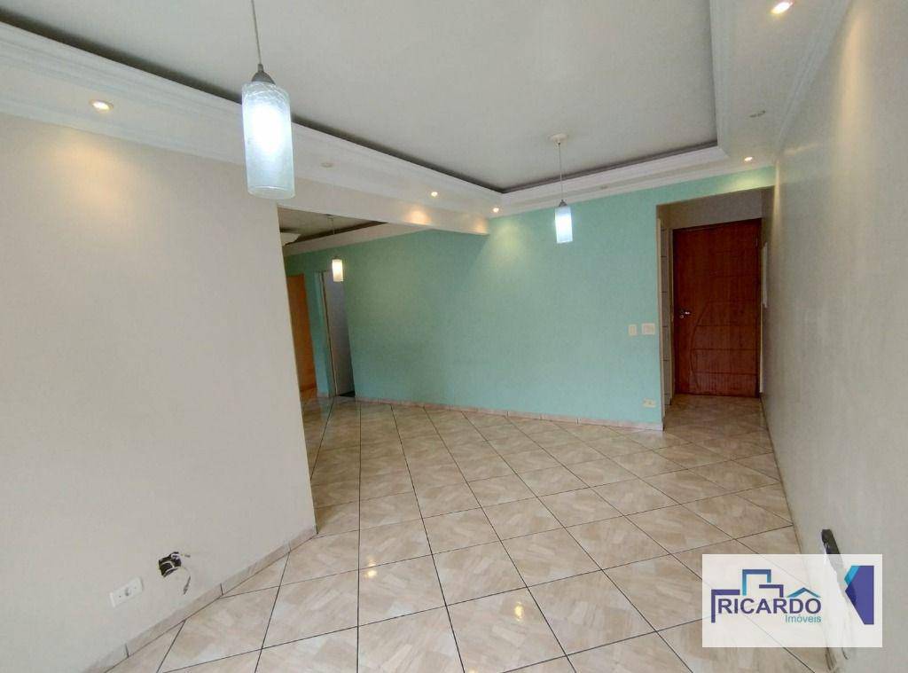 Apartamento à venda com 3 quartos, 70m² - Foto 2