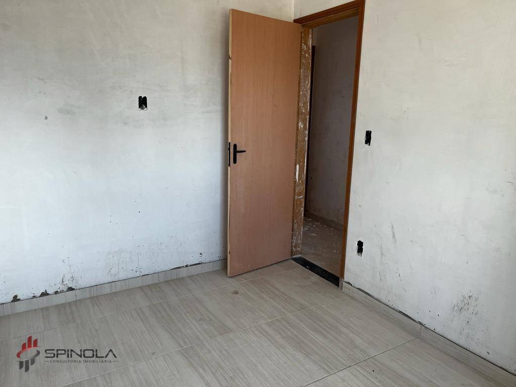 Casa à venda com 2 quartos, 52m² - Foto 11