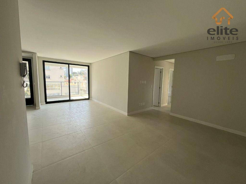 Apartamento à venda com 3 quartos, 102m² - Foto 3