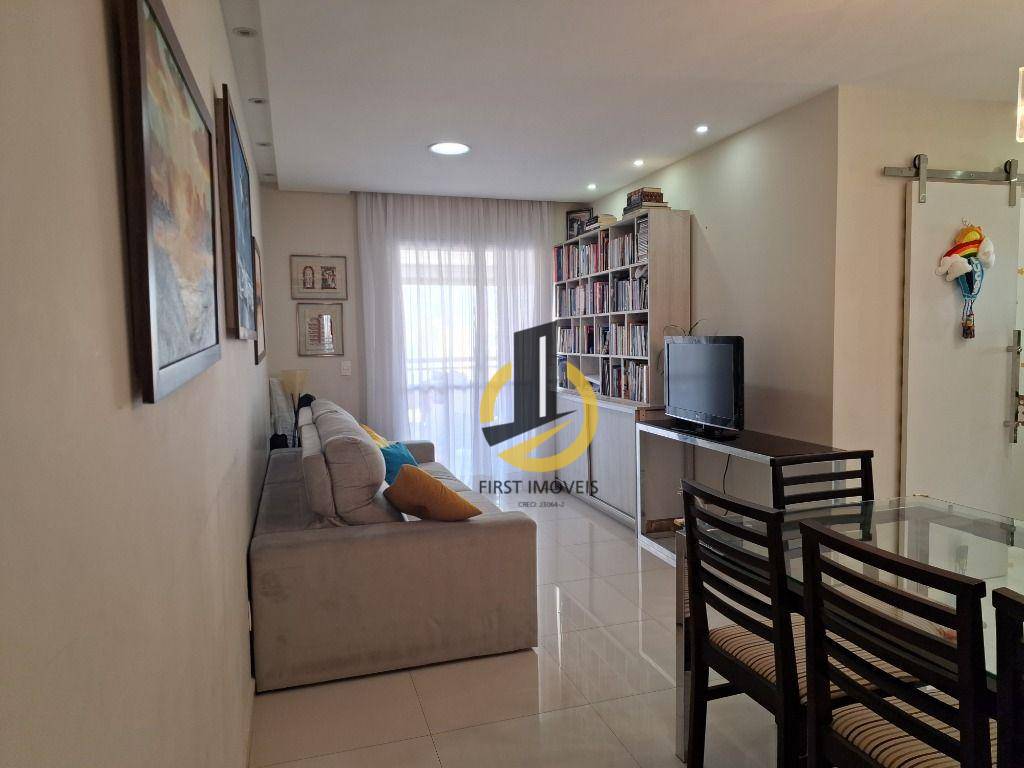 Apartamento à venda com 3 quartos, 94m² - Foto 2