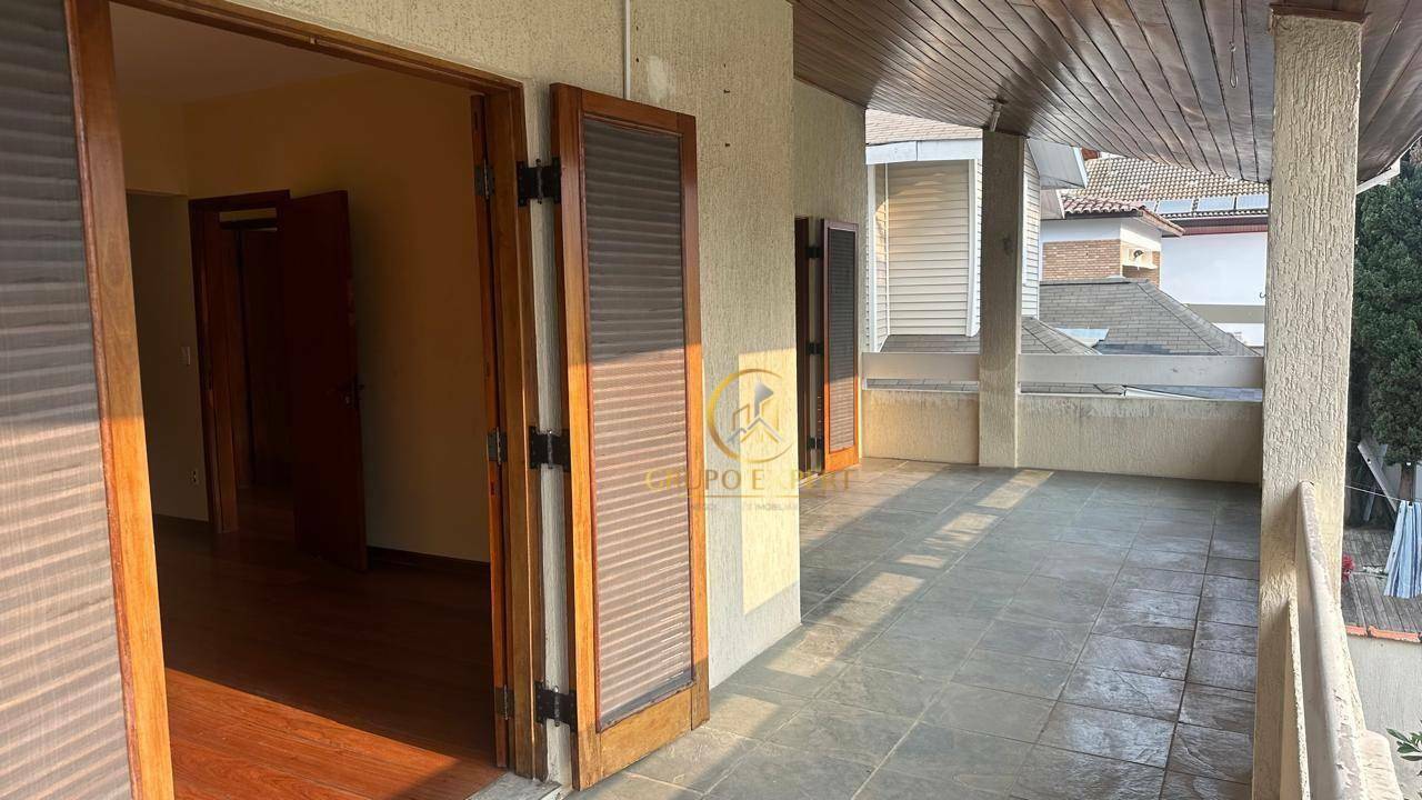 Sobrado à venda com 6 quartos, 240m² - Foto 9