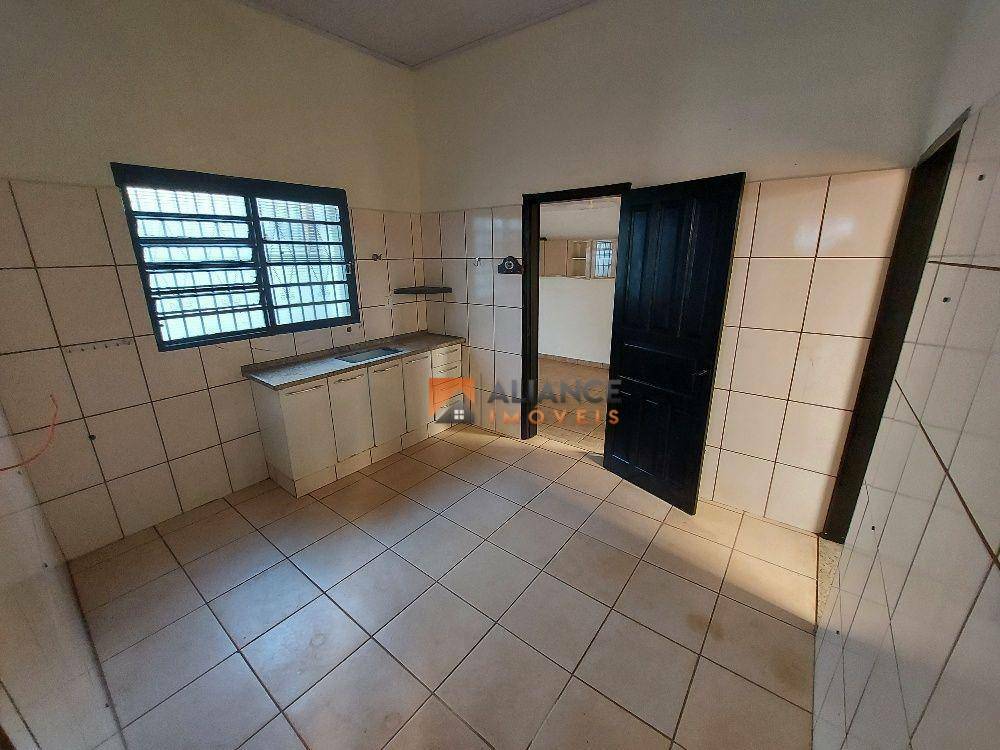 Casa à venda com 2 quartos, 120m² - Foto 9