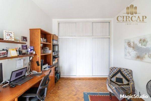 Apartamento à venda com 3 quartos, 246m² - Foto 15